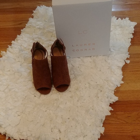 LC Lauren Conrad Shoes - Like New LC Lauren Conrad Heels